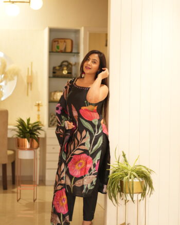 Black Petal Beauty Suit